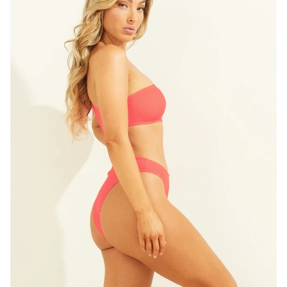 New GUESS Cutout One-Piece Swimsuit XS/S - Picture 5 of 8